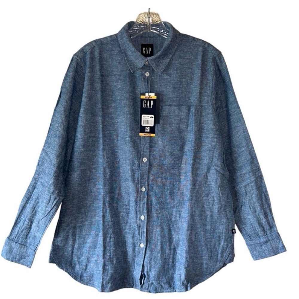 Ladies Blue linen button-down blouse from the gap. 55% linen 45% rayon. NWT xxl